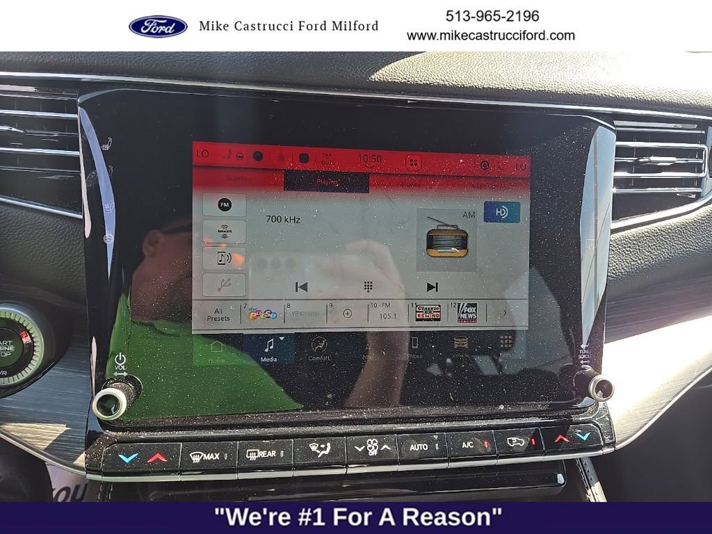 Used 2024 Jeep Wagoneer L Series III w/ Flexible Seating Group image 9