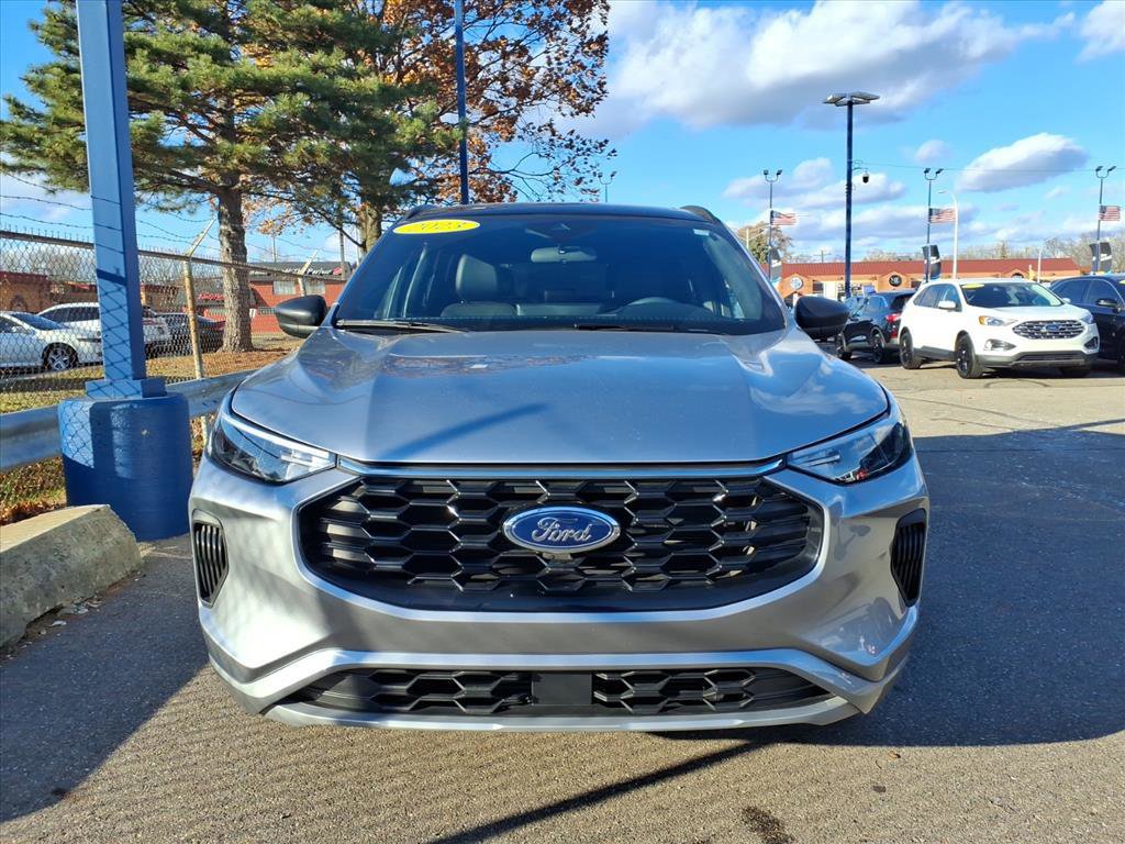 Certified 2023 Ford Escape ST-Line w/ Tech Pack #1 image 6