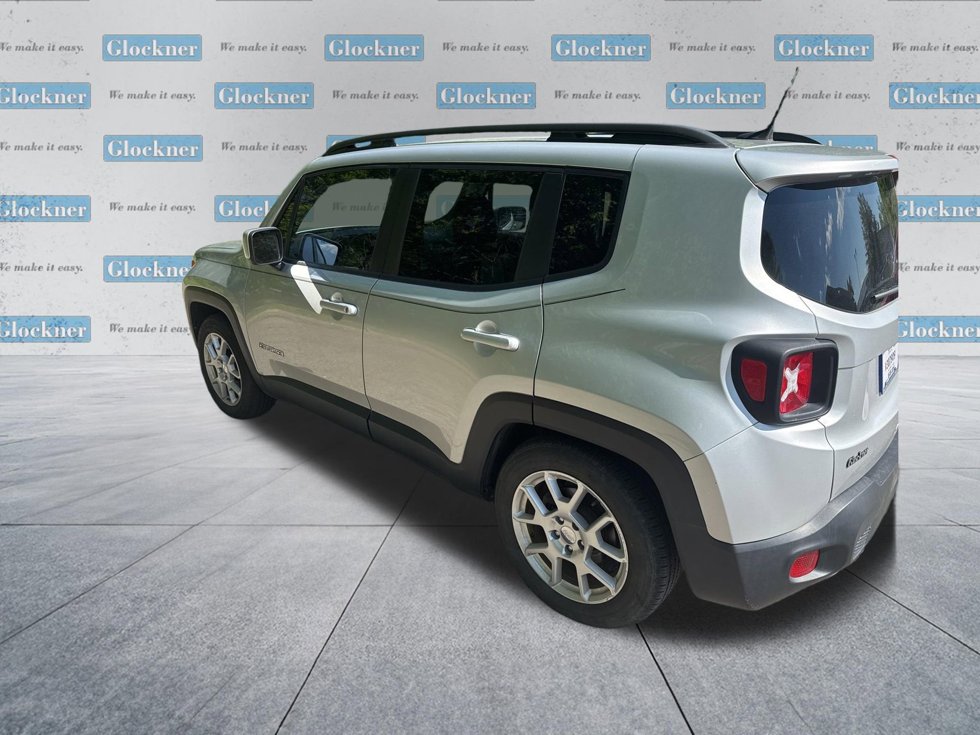 Used 2019 Jeep Renegade Latitude FWD image 38