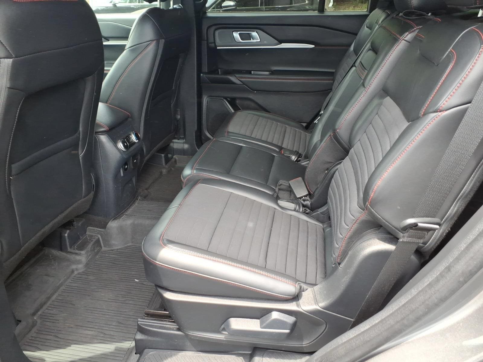 Certified 2025 Ford Explorer ST-Line w/ ST-Line Street Pack AWD/4WD image 14