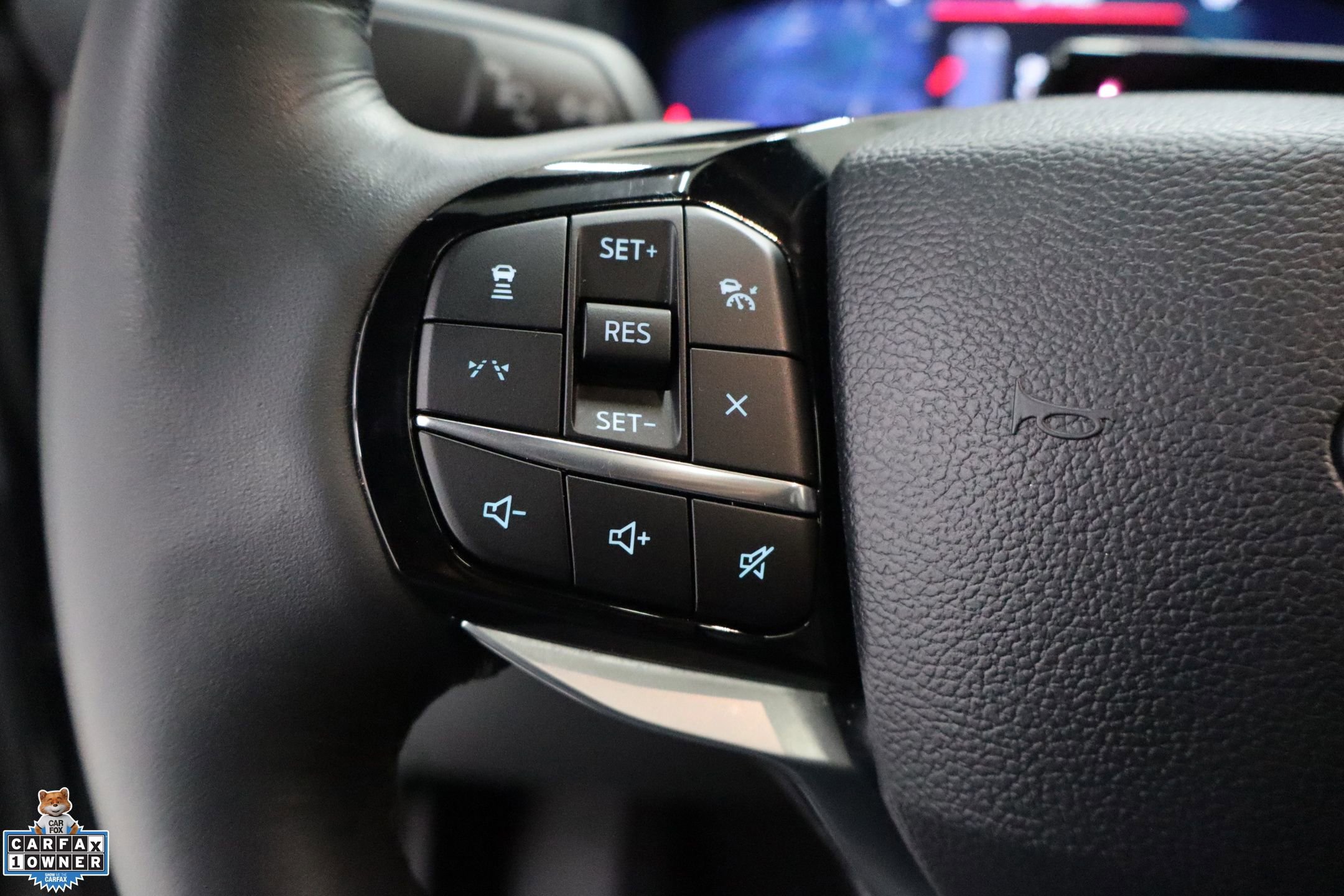 Certified 2025 Ford Explorer Platinum w/ LUX Leather Package image 16