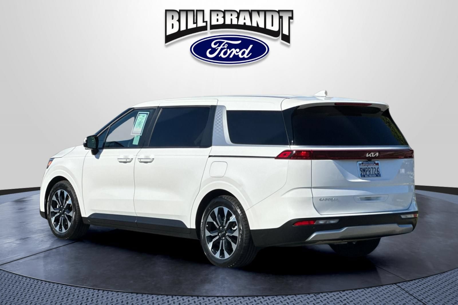 Used 2024 Kia Carnival EX FWD image 5