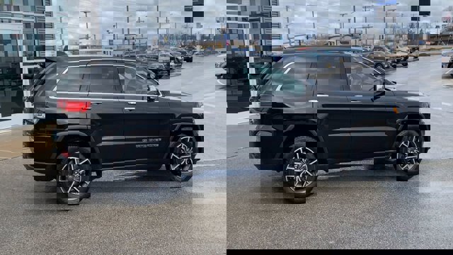 Used 2020 Jeep Grand Cherokee Limited image 2