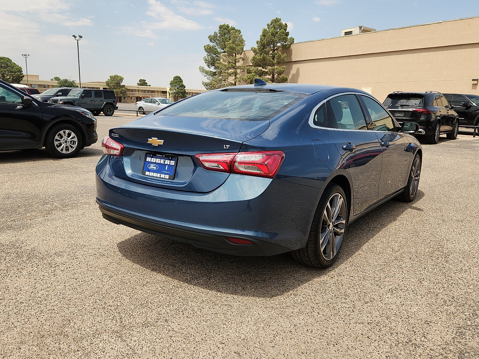 Used 2024 Chevrolet Malibu LT FWD image 7