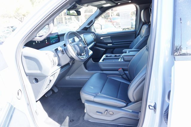Certified 2025 Ford Expedition Tremor image 31