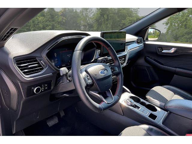 Certified 2025 Ford Escape ST-Line w/ Tech Pack #1 AWD/4WD image 16