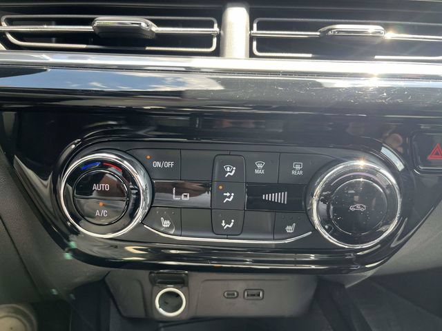 Used 2025 Chevrolet Trax RS w/ Sunroof Package FWD image 29
