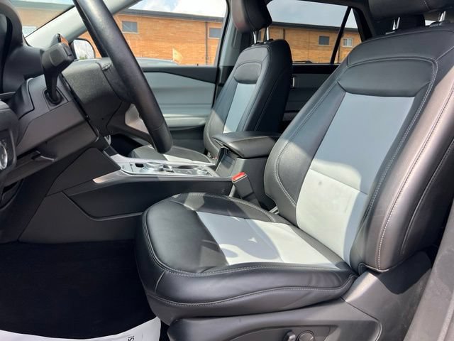 Certified 2023 Ford Explorer XLT w/ Equipment Group 202A AWD/4WD image 18