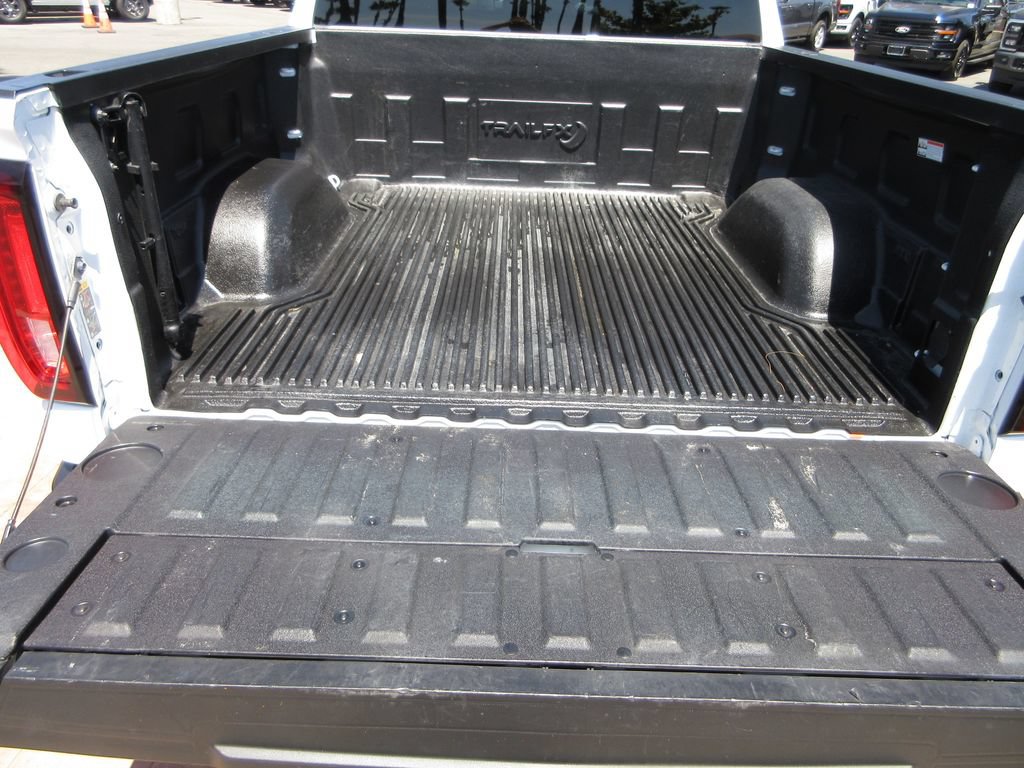 Used 2025 GMC Sierra 1500 SLT RWD image 25