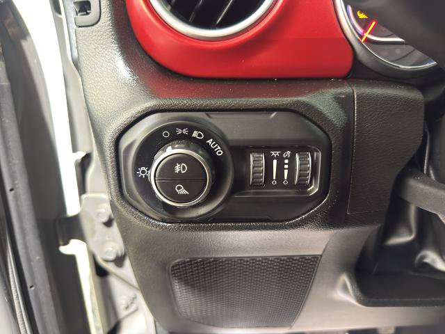 Used 2022 Jeep Gladiator Rubicon w/ Cold Weather Group AWD/4WD image 12