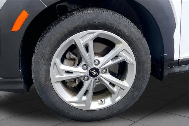 Used 2023 Hyundai Kona SEL AWD/4WD image 11