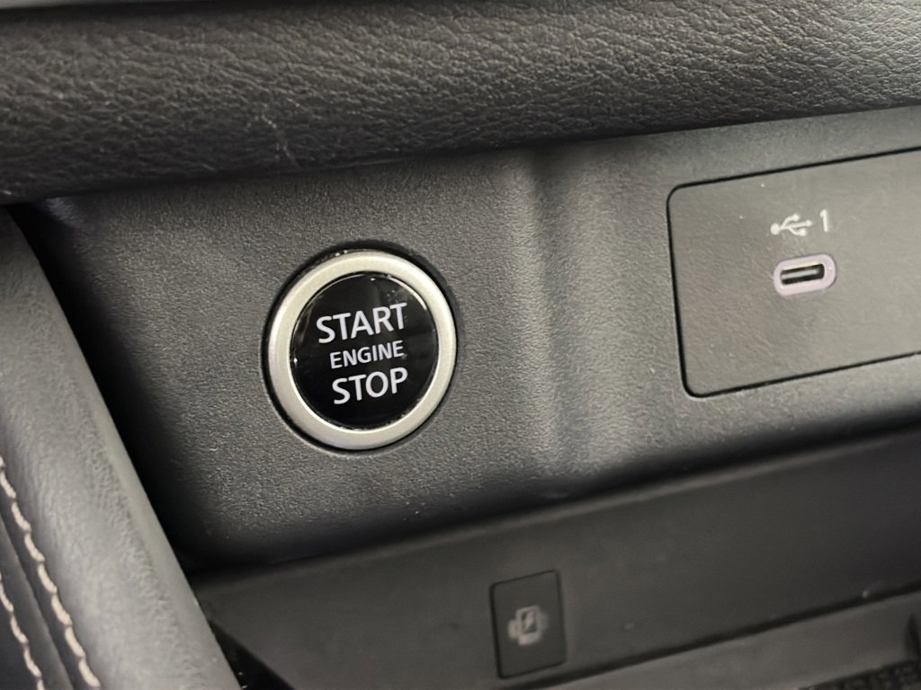 Used 2022 Nissan Rogue Platinum w/ Head-Up Display Package image 22