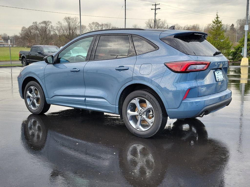 Certified 2024 Ford Escape ST-Line w/ Tech Pack #1 AWD/4WD image 3