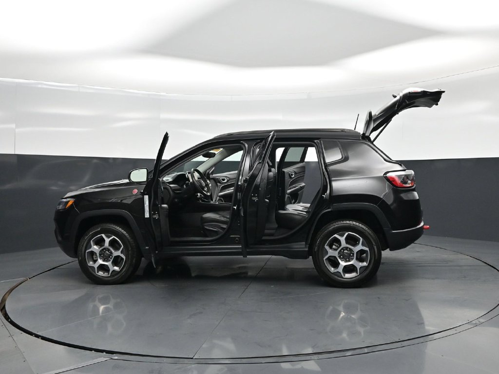 Used 2022 Jeep Compass Trailhawk AWD/4WD image 30