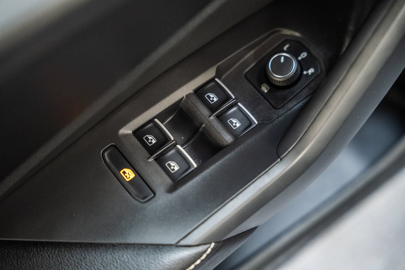 Used 2025 Volkswagen Jetta Sport FWD image 35