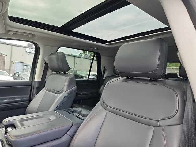 Certified 2025 Ford Expedition Active AWD/4WD image 19