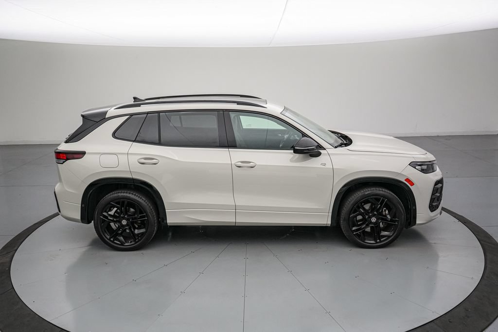Used 2025 Volkswagen Tiguan SE R-Line AWD/4WD video 3