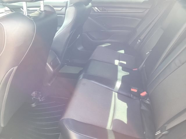 Used 2018 Honda Accord Sport image 12