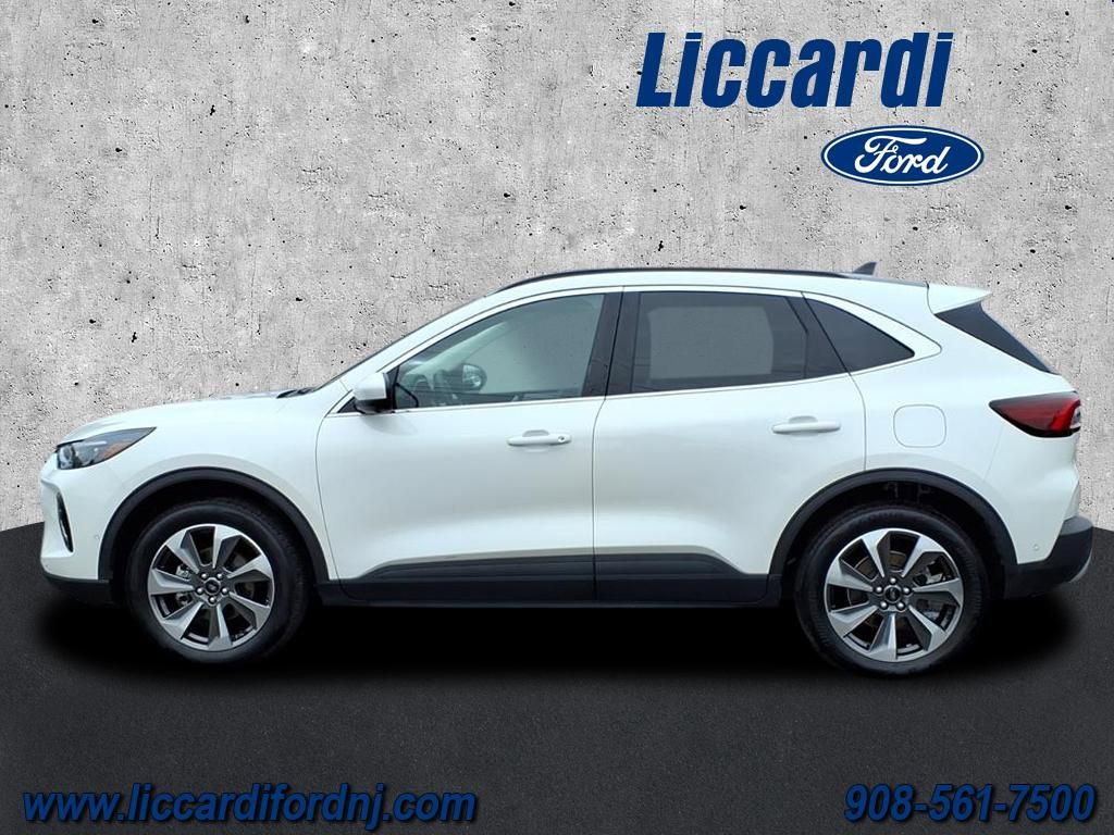 Certified 2023 Ford Escape Platinum w/ Premium Technology Package image 4