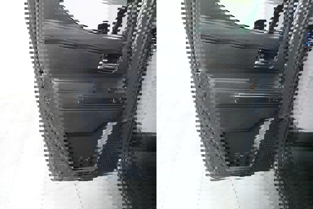 Used 2025 Toyota Tacoma TRD Off-Road image 24