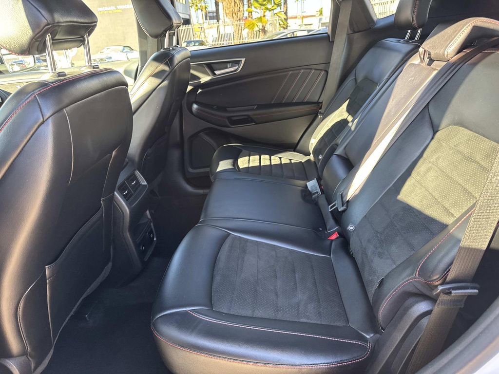 Certified 2023 Ford Edge ST-Line image 13