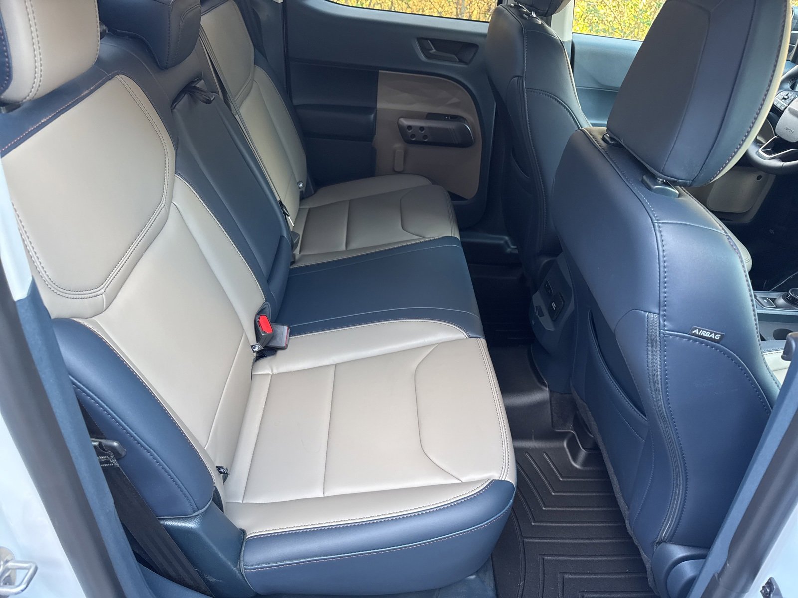 Certified 2025 Ford Maverick Lariat w/ 4K Tow Package image 28