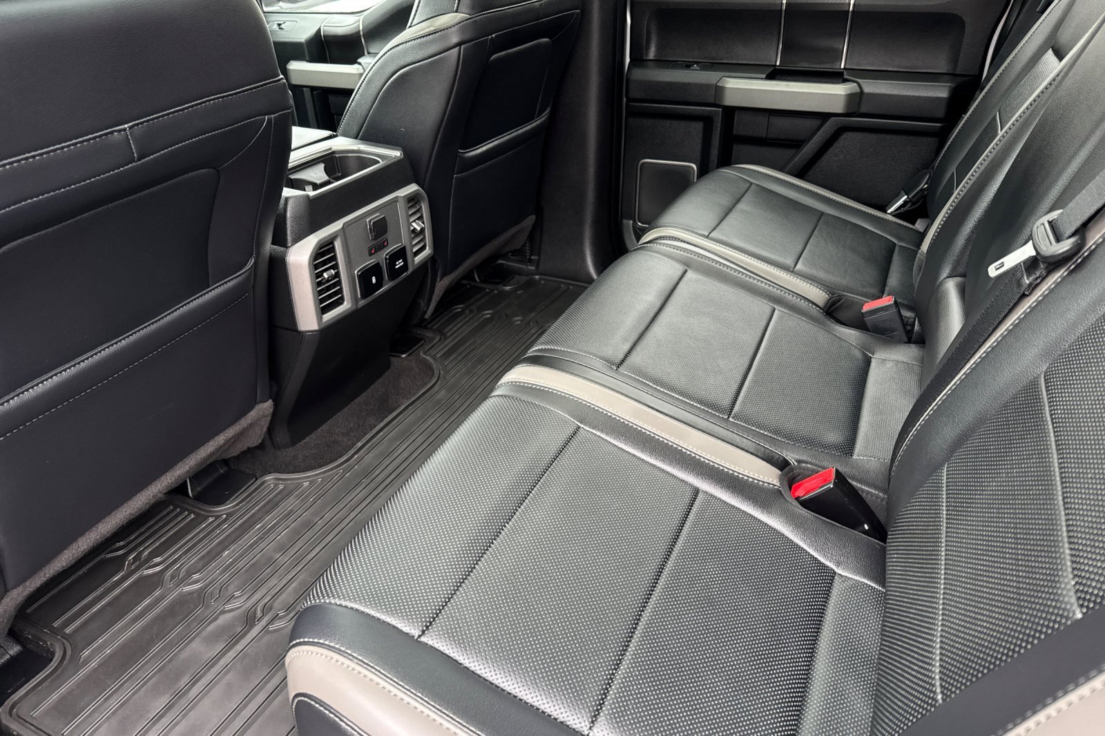 Certified 2018 Ford F150 Raptor w/ Equipment Group 802A Luxury image 13