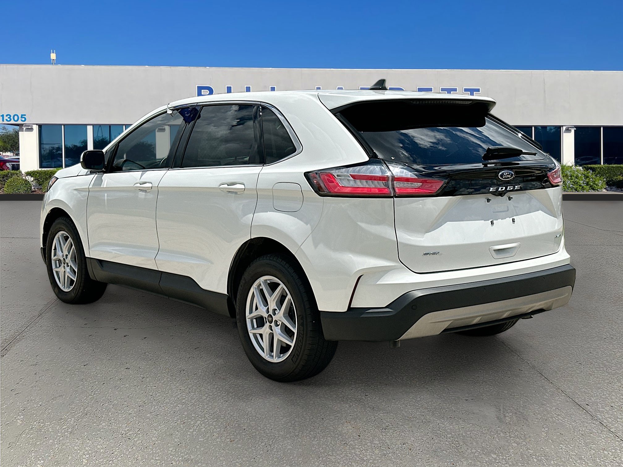 Certified 2024 Ford Edge SEL AWD/4WD image 5