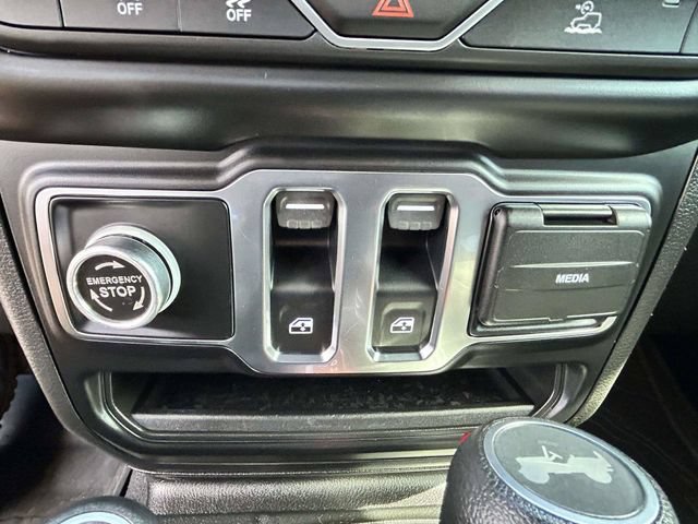 Used 2022 Jeep Wrangler Sport AWD/4WD image 24
