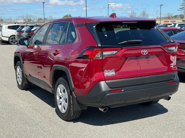 Used 2023 Toyota RAV4 LE AWD/4WD image 8