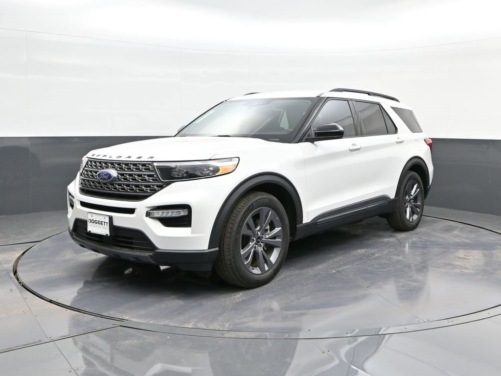 Certified 2024 Ford Explorer XLT w/ Equipment Group 202A