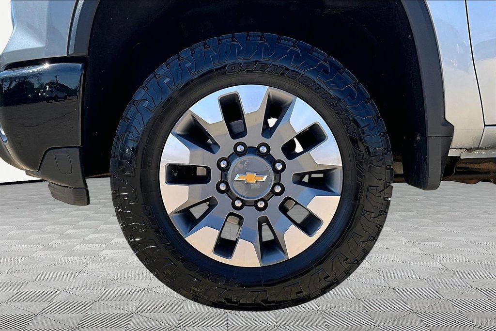 Used 2024 Chevrolet Silverado 2500 Custom w/ Custom Value Package image 9