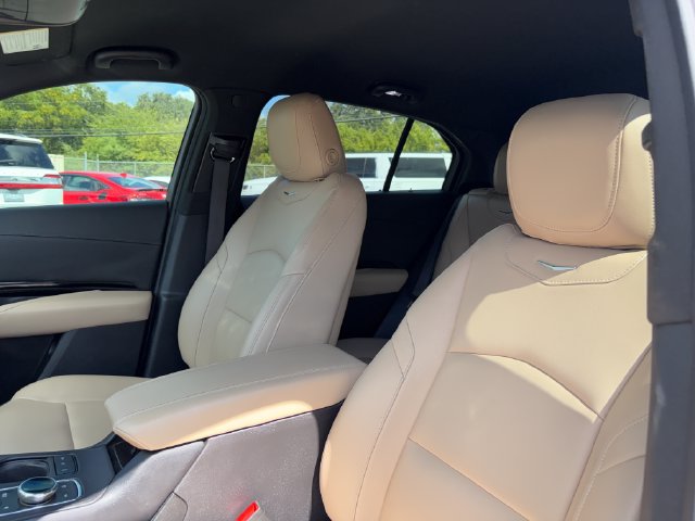 Used 2024 Cadillac XT4 Luxury FWD image 10