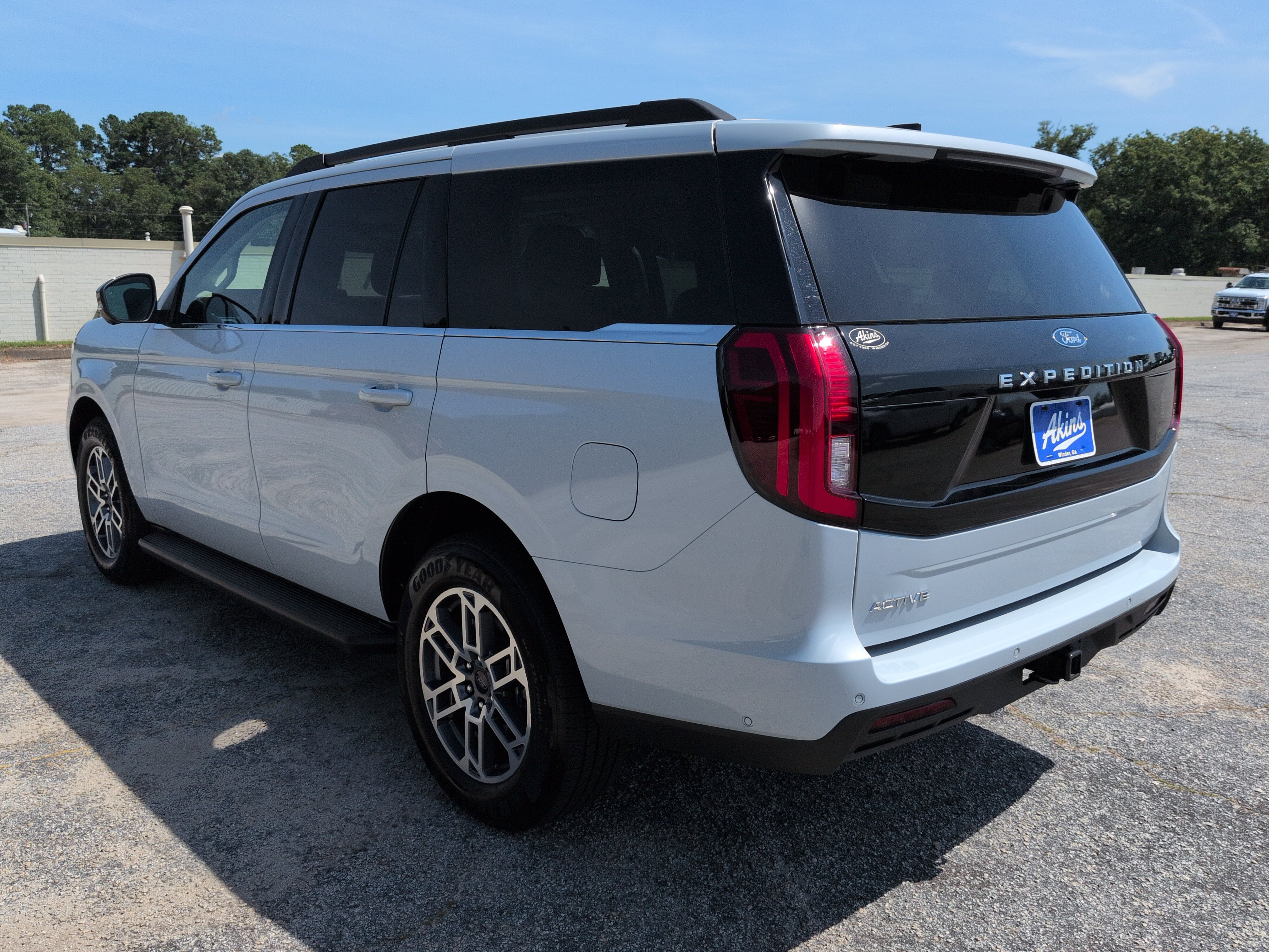 Certified 2025 Ford Expedition Active RWD image 5