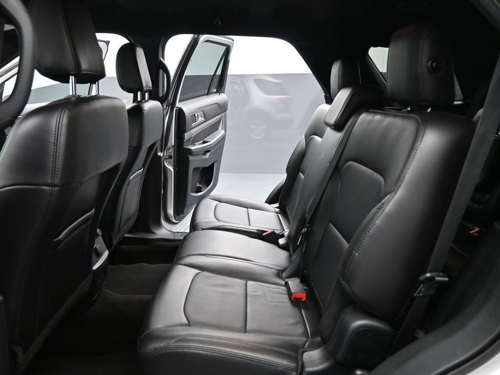 Certified 2018 Ford Explorer XLT w/ Equipment Group 202A image 50