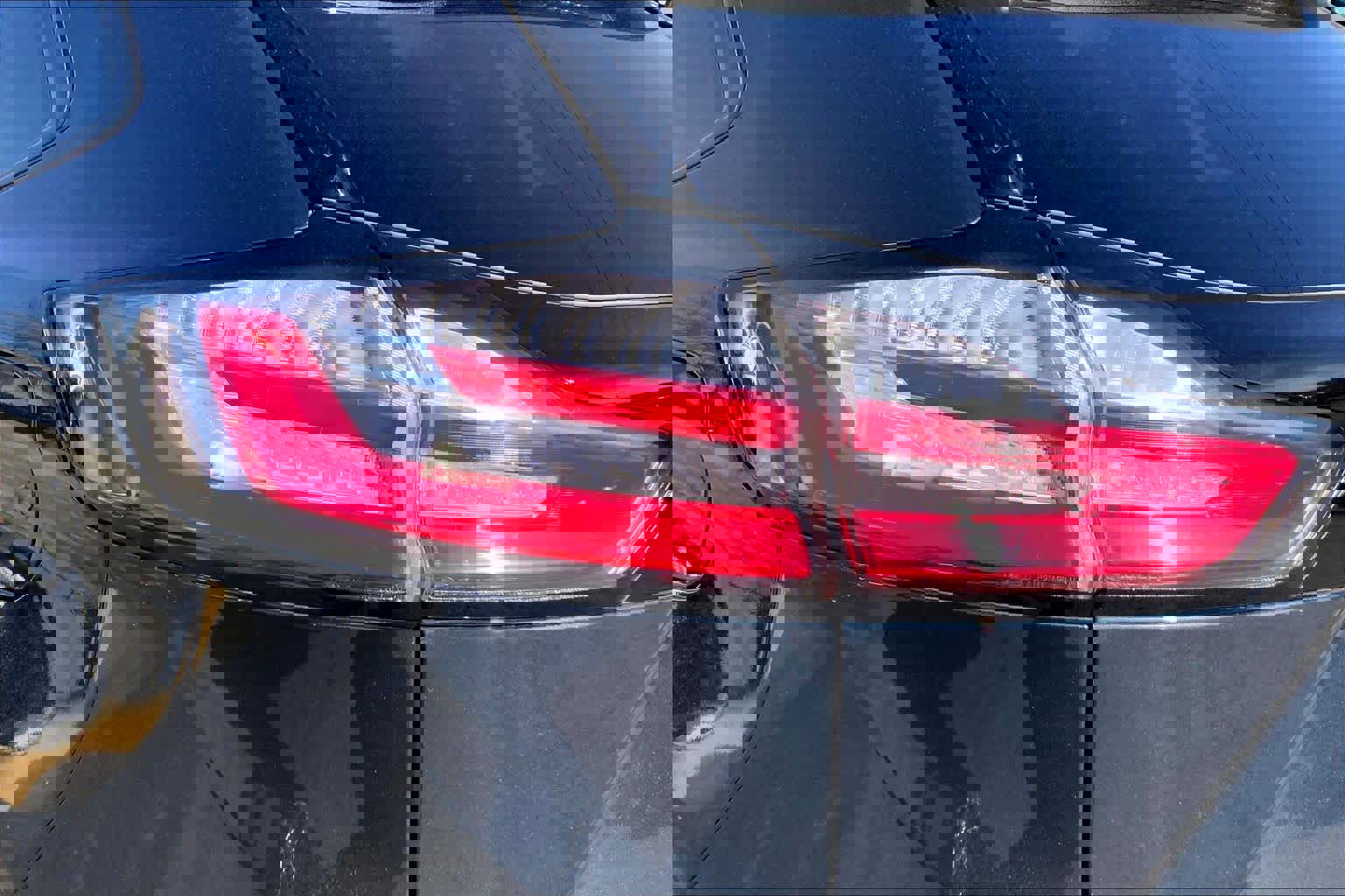 Certified 2024 Ford Edge SE w/ Black Appearance Package image 25