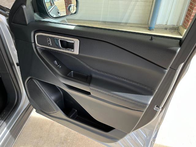 Certified 2020 Ford Explorer XLT w/ Equipment Group 202A image 30