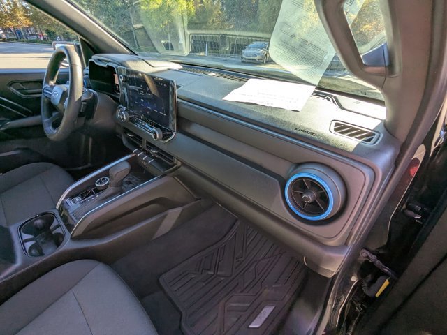 Used 2024 Chevrolet Colorado Trail Boss w/ Technology Package image 40