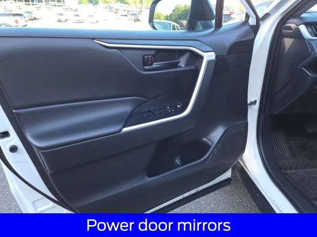 Used 2022 Toyota RAV4 LE AWD/4WD image 20