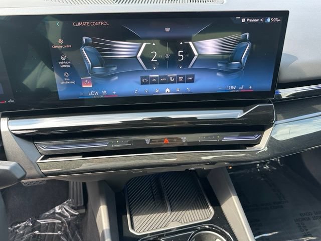 Used 2025 BMW 530i xDrive AWD/4WD image 30