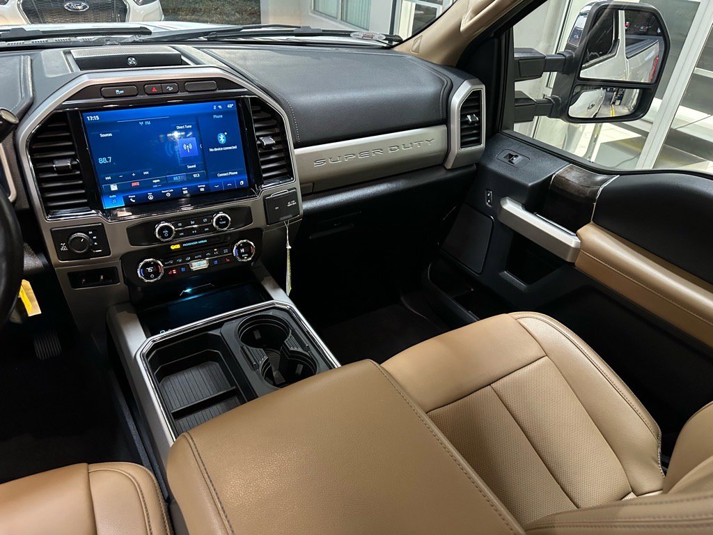 Certified 2022 Ford F250 Lariat w/ Chrome Package image 30