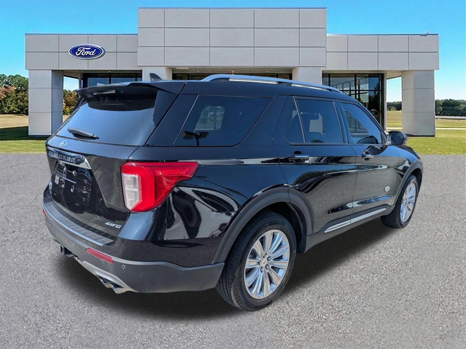 Certified 2023 Ford Explorer King Ranch w/ Technology Package AWD/4WD image 2