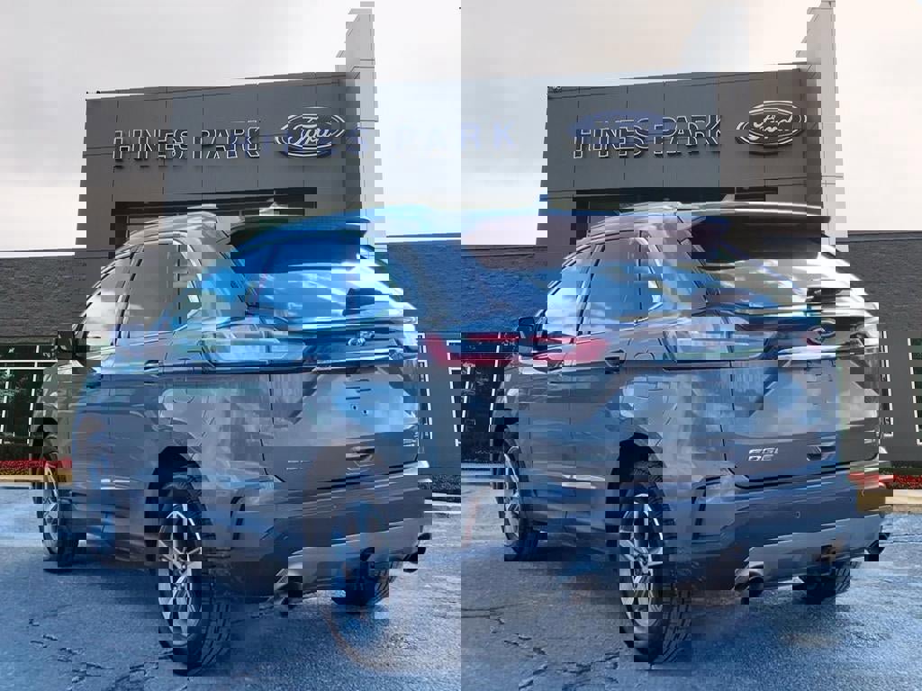 Certified 2019 Ford Edge SEL w/ Equipment Group 201A image 3