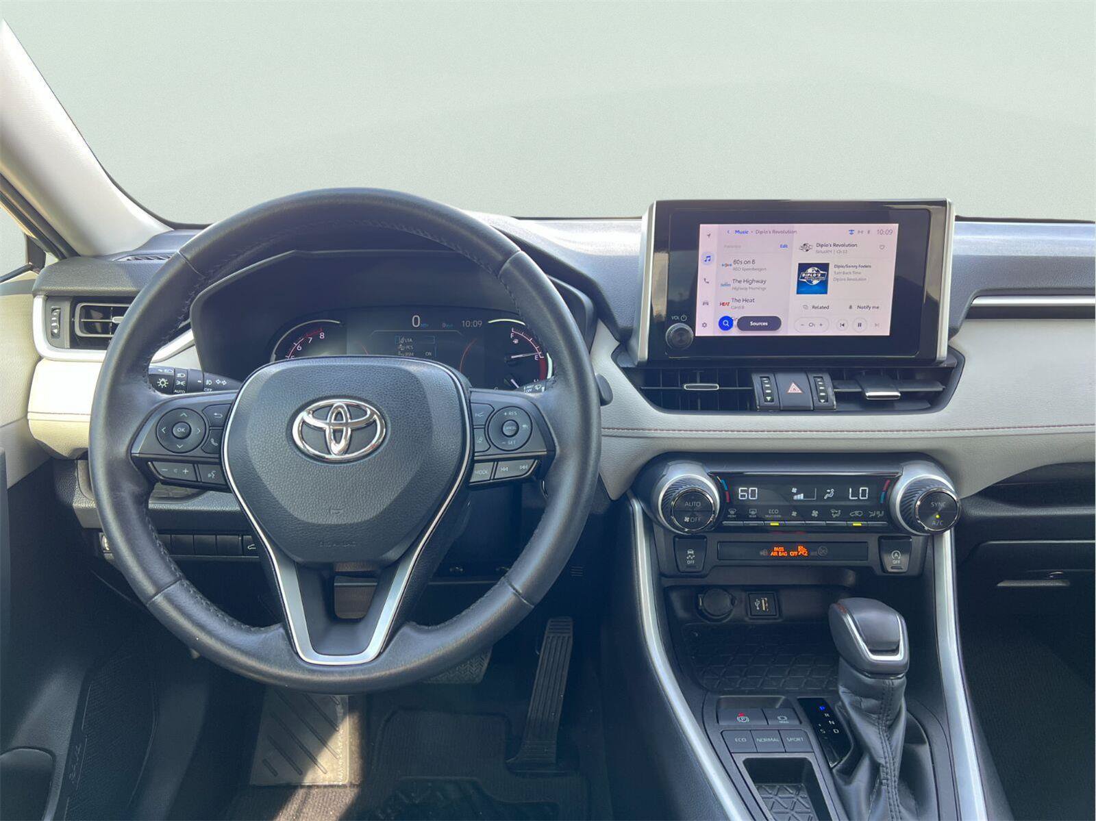 Used 2023 Toyota RAV4 XLE Premium FWD image 32
