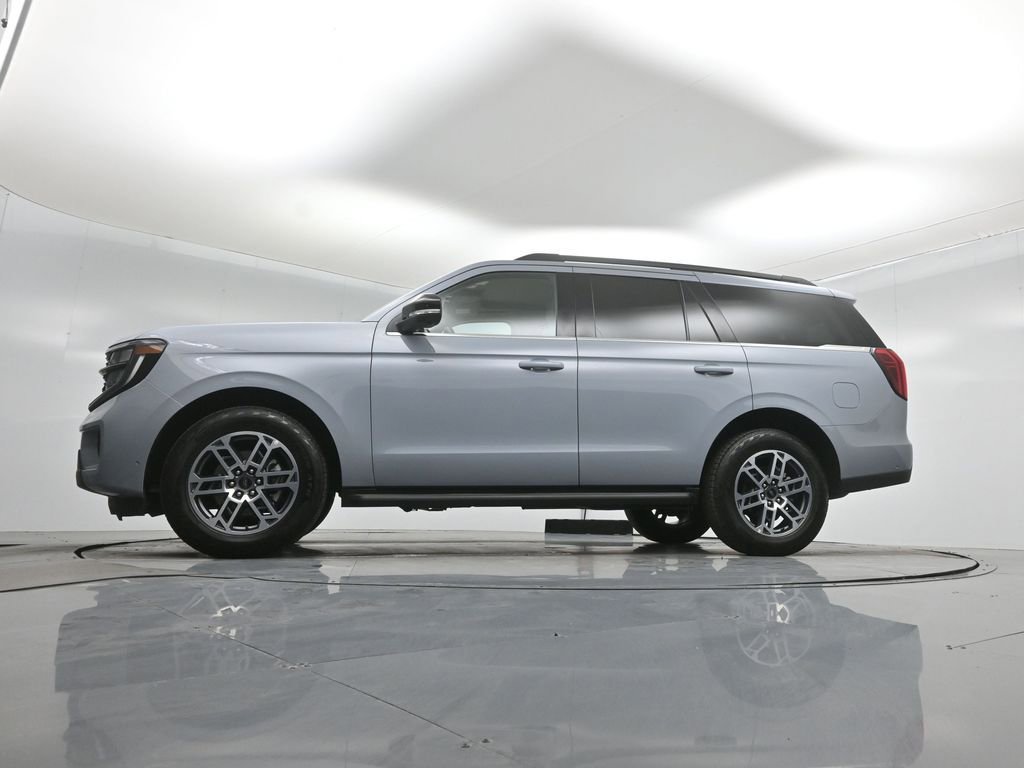 Certified 2025 Ford Expedition Active AWD/4WD image 52