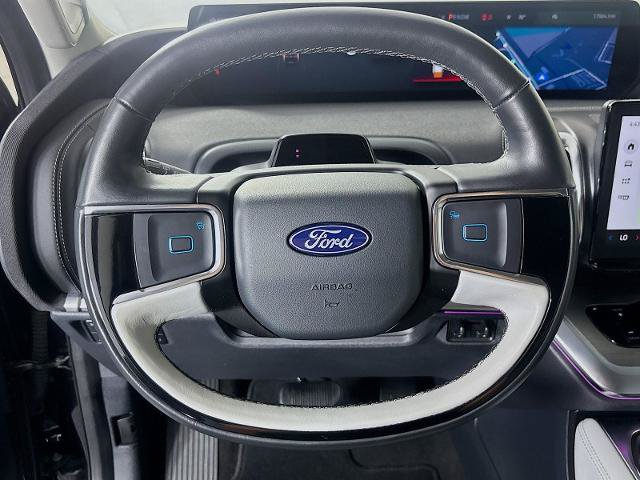 Certified 2025 Ford Expedition Platinum AWD/4WD image 11