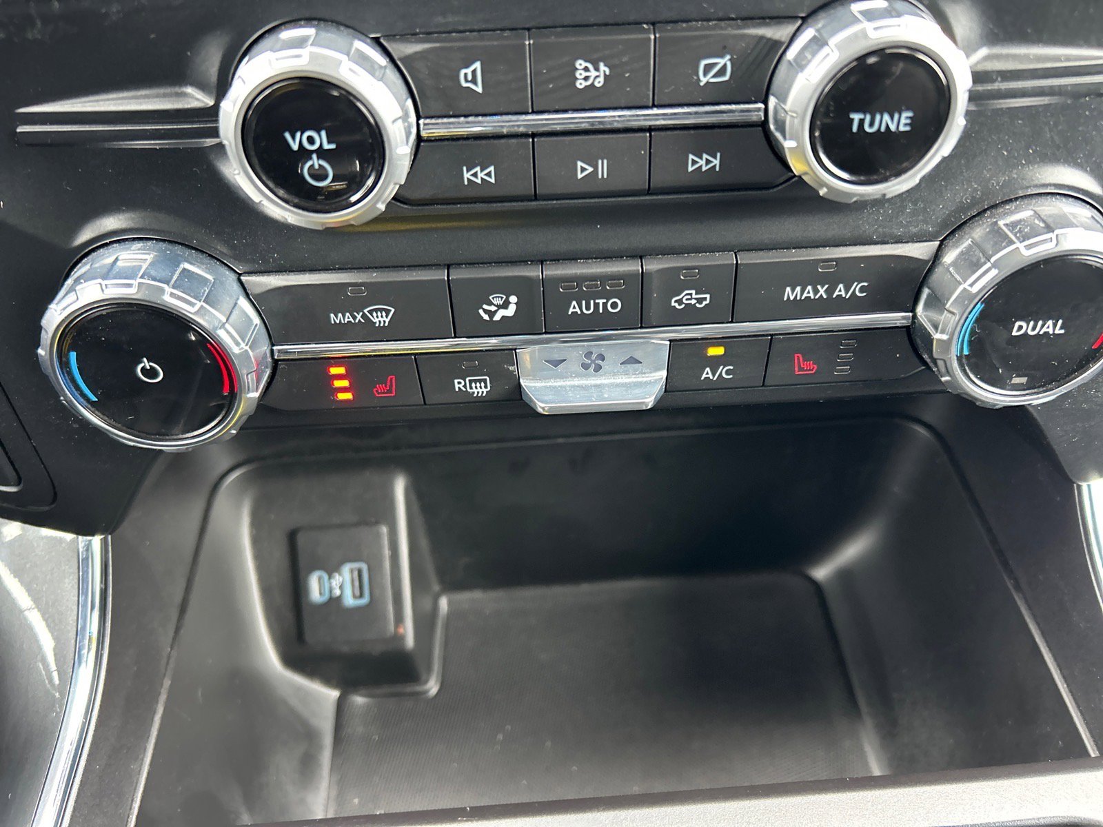 Certified 2022 Ford F150 XLT w/ Equipment Group 302A High image 29