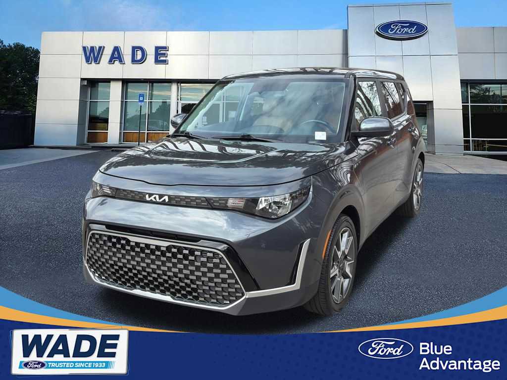 Used 2024 Kia Soul EX w/ Option Group 015 FWD image 1