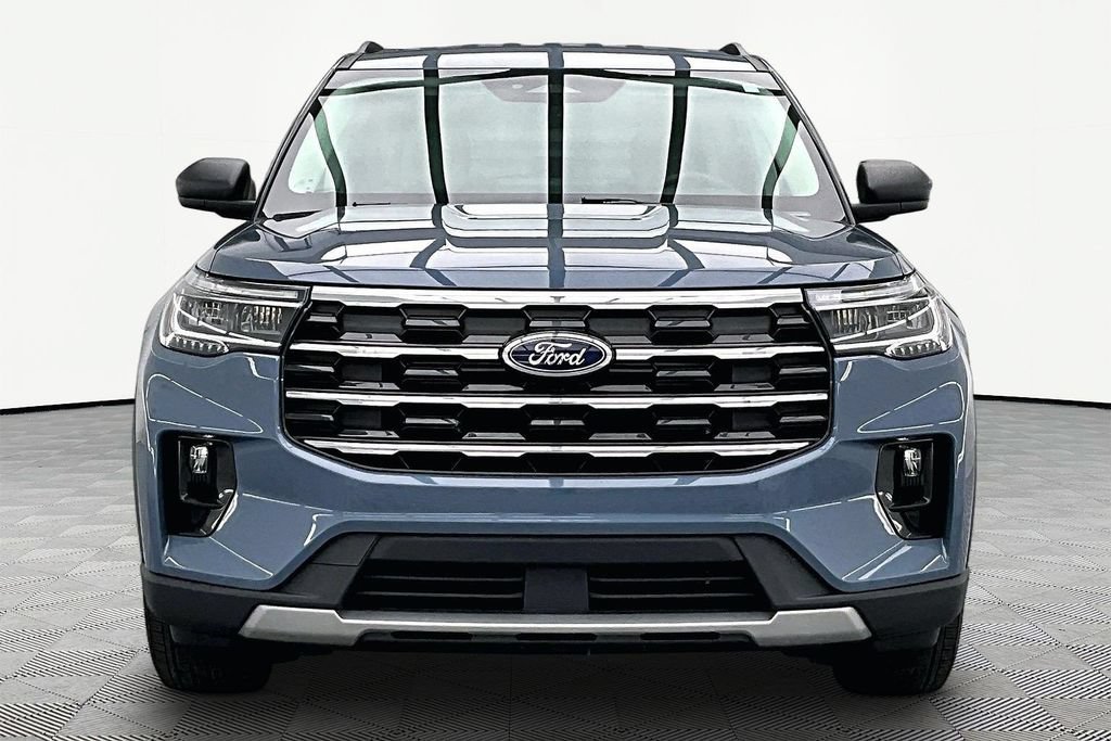 Certified 2025 Ford Explorer Active w/ Active Comfort Package AWD/4WD image 3