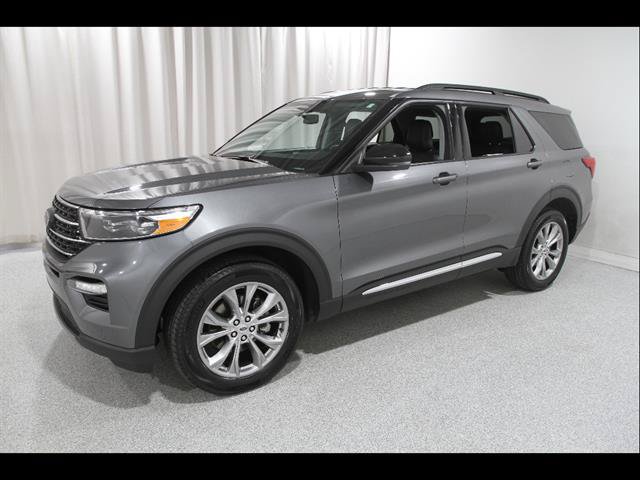 Certified 2024 Ford Explorer XLT w/ Equipment Group 202A AWD/4WD image 3